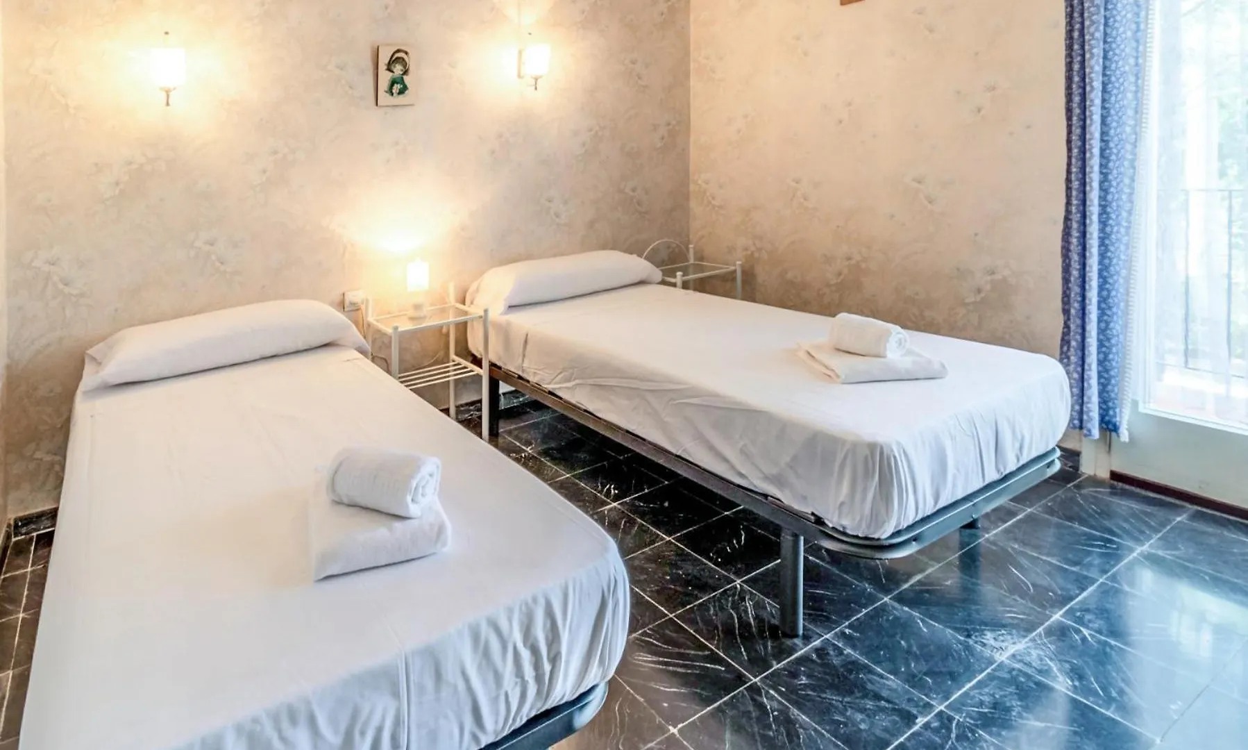 Grifeu 14 Apartamento Con Terraza Y Jardin Girona 0*,